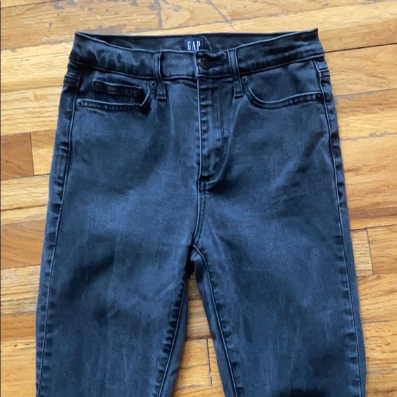 Gap‎ 25 - Picture 2 of 5